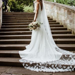 Light Ivory Cathedral Veil with flower details 300 cm long